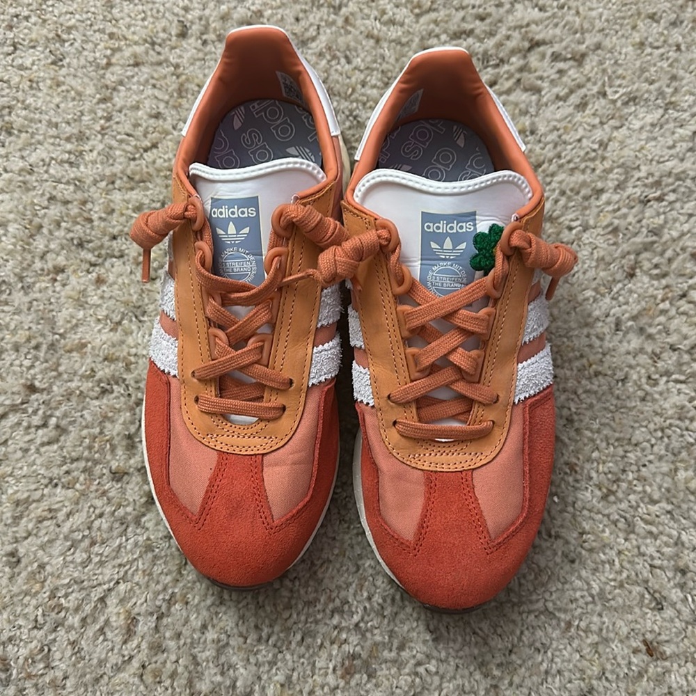 Adidas Retropy E5 w/ Flower on Tongue